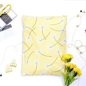 15 12x15.5 Poly Mailers Dandelion